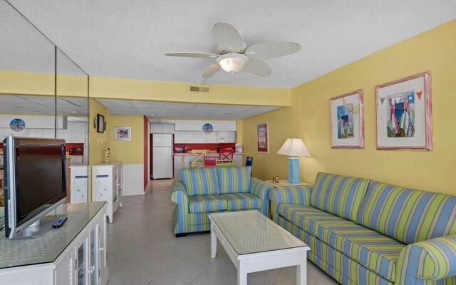 Pelican Walk 904