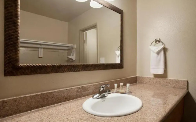 Super 8 By Wyndham Vallejo/Napa Valley