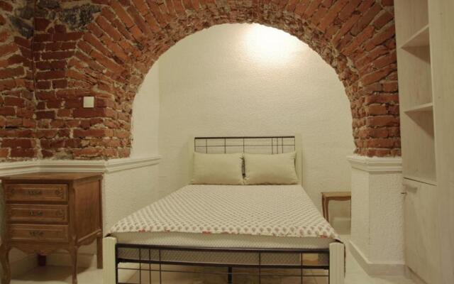 Top Center Semi-detached Apartment Studio
