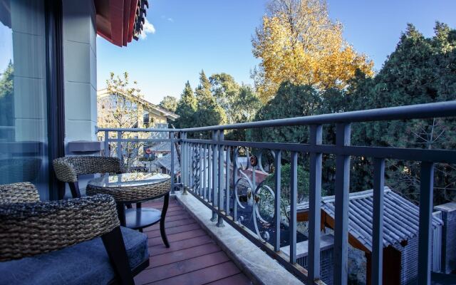 Snowy Sands Resort