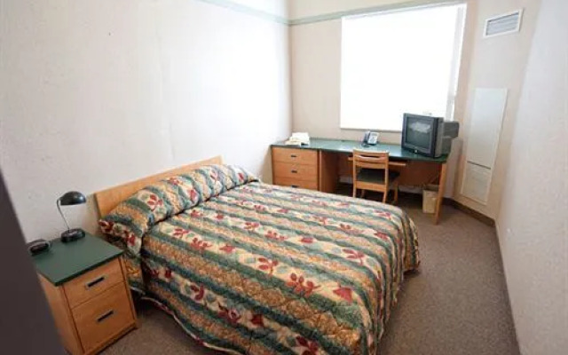 Residence & Conference Centre - Barrie