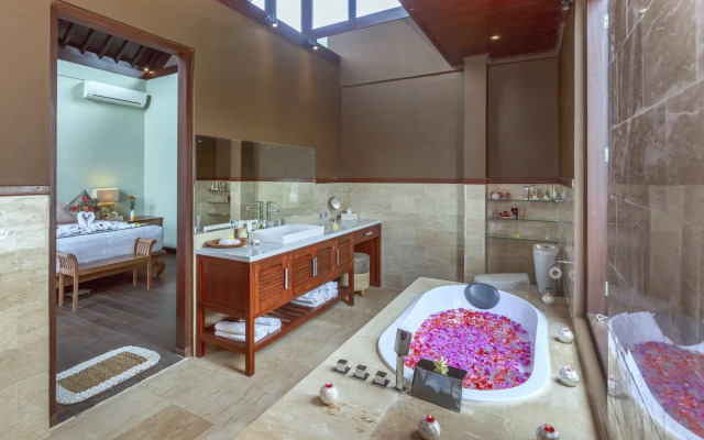 Solo Villas and Retreat