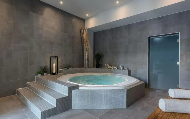 SOWELL COLLECTION Hôtel du Roi & SPA