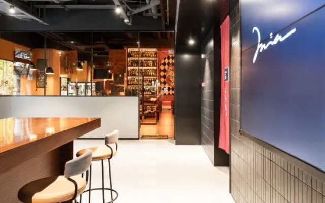 Mia Hotel (Shanghai Xuhui Jiaotong University)