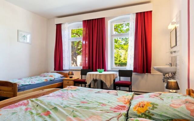 Alluring Apartment in Klein Pravtshagen With Garden