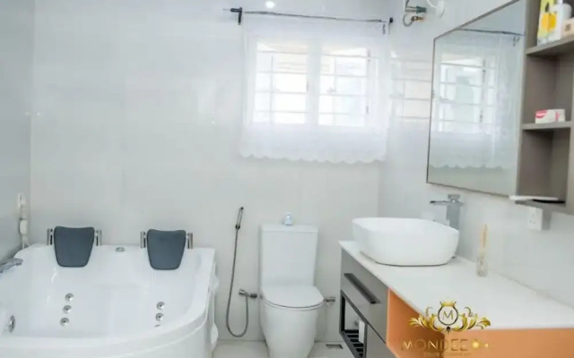 Mondeestars Luxury Home