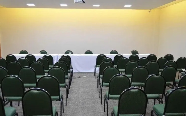 Hotel Matão Othon Suites