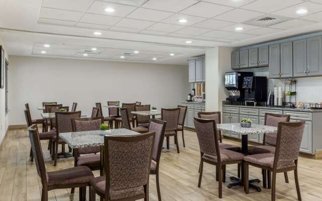 Best Western Plus New England Inn & Suites