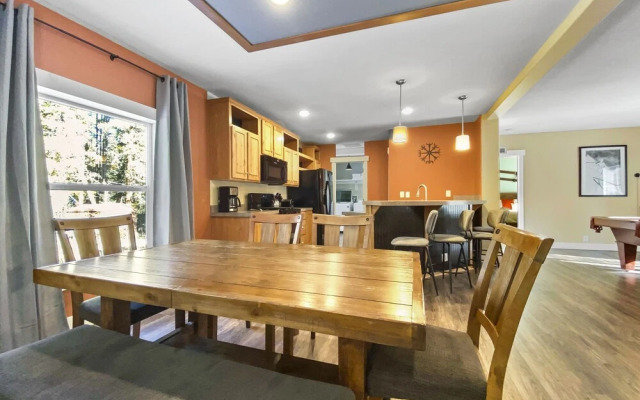 Skadi's Place 3 Bedroom Home by Redawning