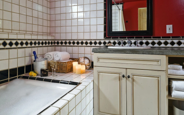 Lavender, A Four Sisters Inn