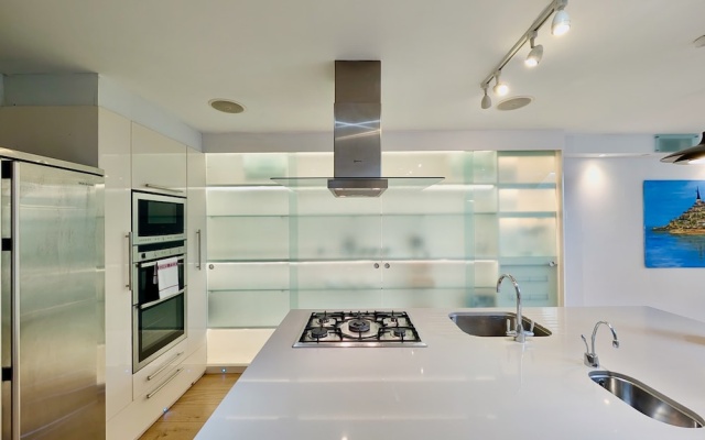 Stunning 4 Bedroom House in Old Windsor