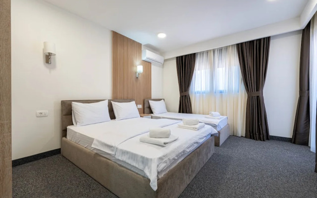 Rooftop Apartments & Rooms