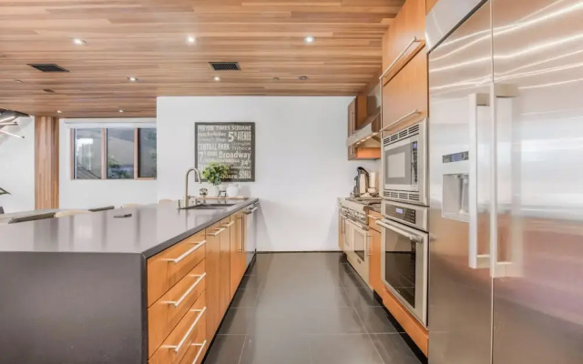 Cedar Loft Villa