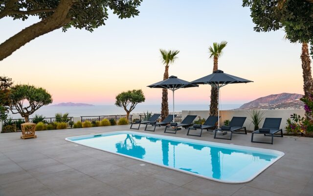 Grand Villa Santorini