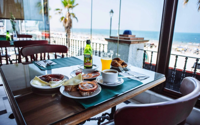 Hotel Playa De Regla