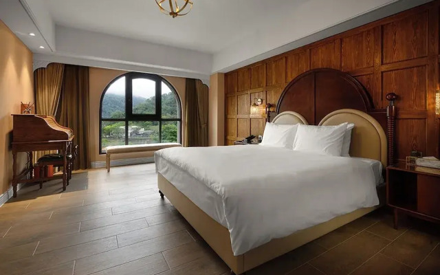 Grasse Grace Manor