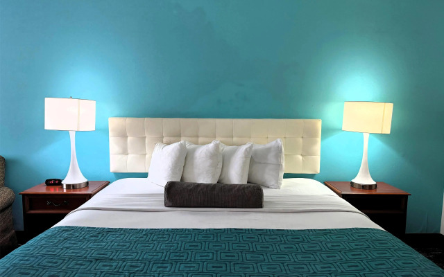 Howard Johnson by Wyndham Evansville East