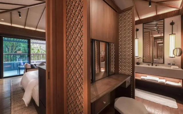 Le Meridien Shimei Bay Beach