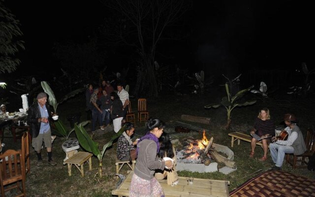 Baan Aomsin Resort