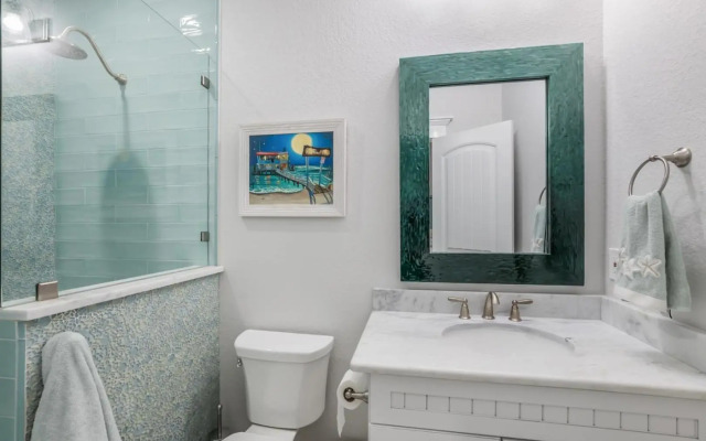 Snook Lookout - 211 Oak Ave