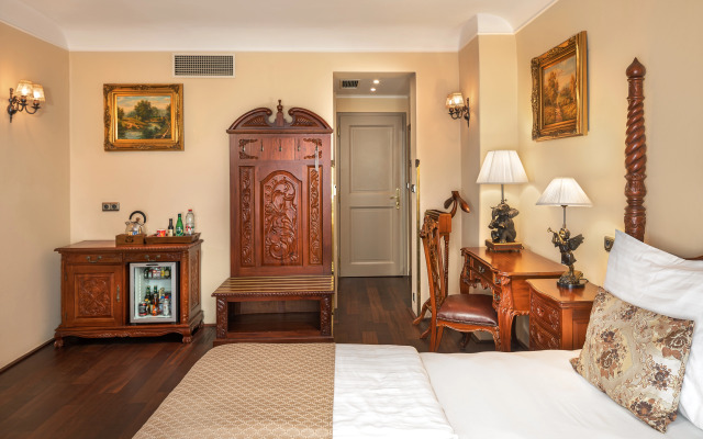 Iron Gate Hotel & Suites Prague by BHG