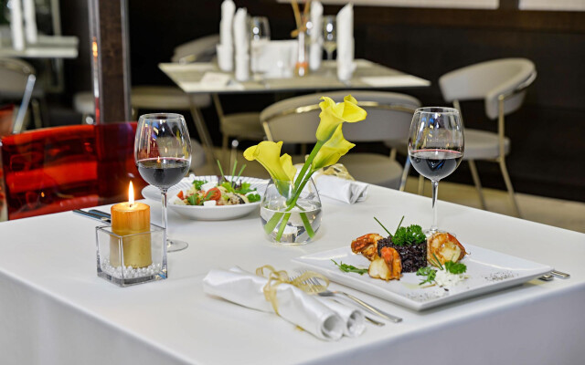 Rosslyn Central Park Hotel