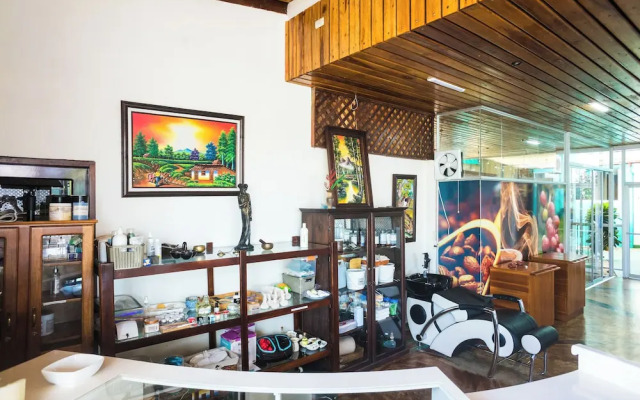 The Blue Suites Spa & Tours