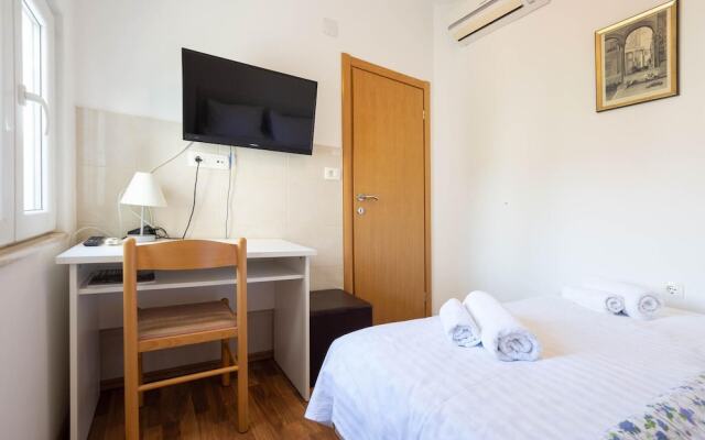 Beautiful Home in Split With Wifi and 4 Bedrooms