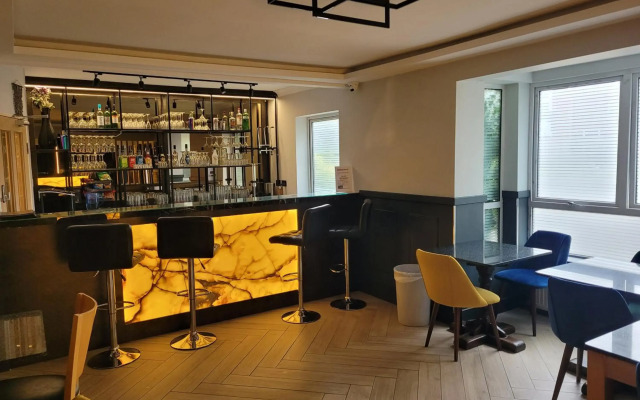 The Gatwick White House Hotel