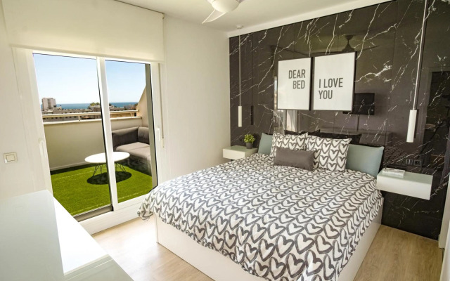 Beautiful apartment with 2 terraces, Pool & Beach