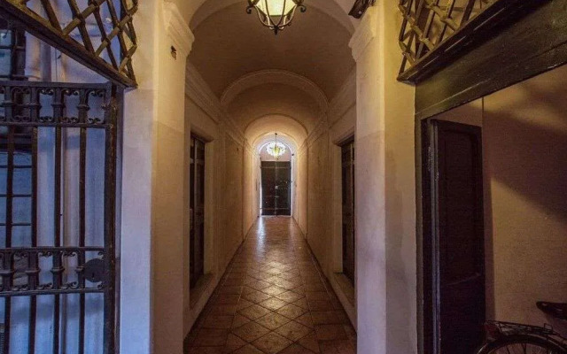 Azalea-lovely Flat in top Location/trevi'sfountain