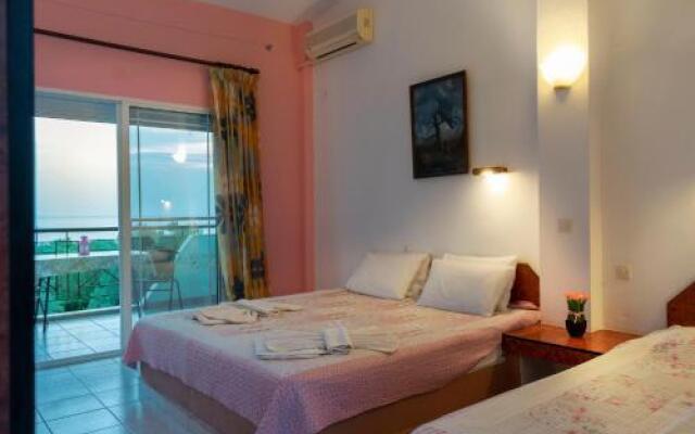 Aparthotel 3 stars Neos Marmaras