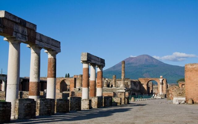 Pompeii Rooms