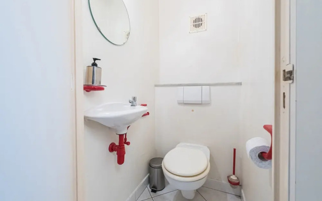 Apartment With a Nice Terrace