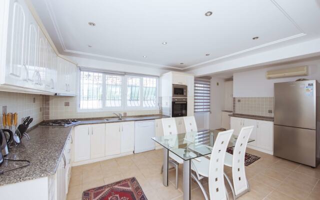 Infinity Yaniklar Villa