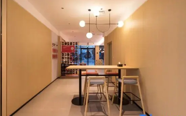 Shankee Hotel (Beijing Changping Xiguan Roundabout)