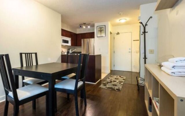 Vibrant Urban Condo 2Bed 2Bath