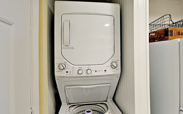 122 Sea Breeze - Sutdio Condo