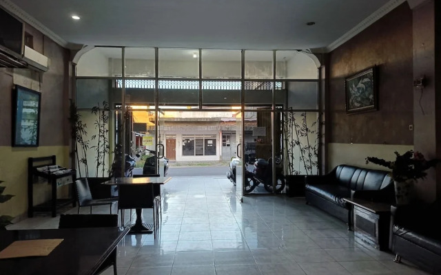 OYO 94112 Homestay Ananda Luwuk
