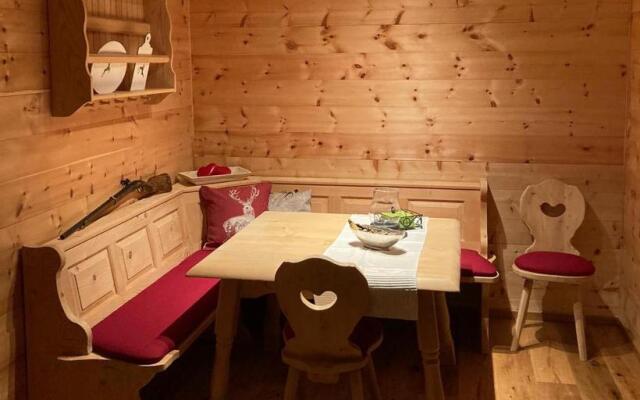 Zirben Appartement zwischen Berg und See