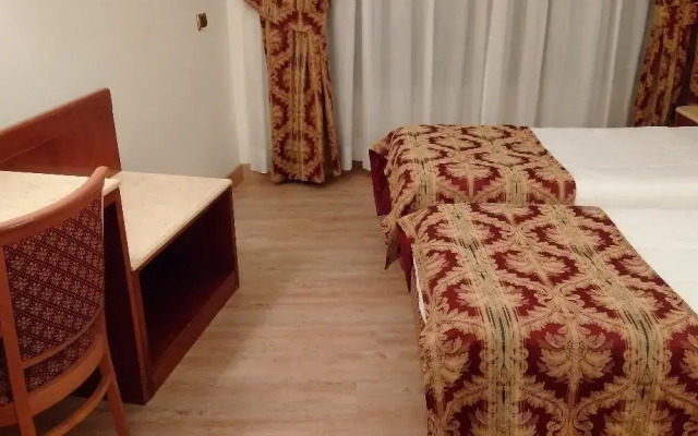 Mokinba Hotels King