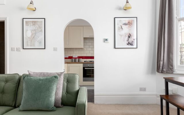 Apartment In Kensington