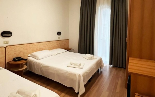 Hotel Little