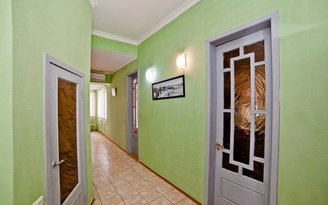 Апартаменты на улице Коммунаров 3