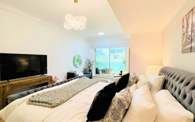 Elegant 2bedroom With Balcony in Dubai Marina
