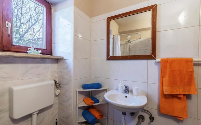 Beautiful Home in Pula With Wifi and 2 Bedrooms