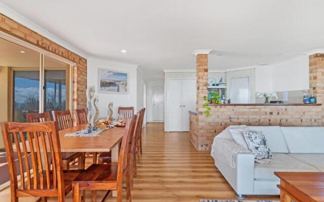 Ocean View Beach House Pet Friendly