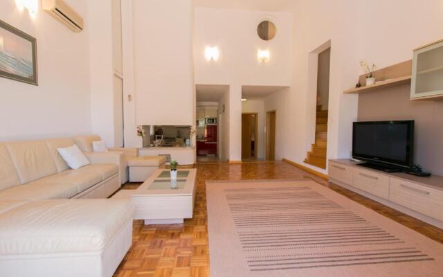 Holiday House Danka