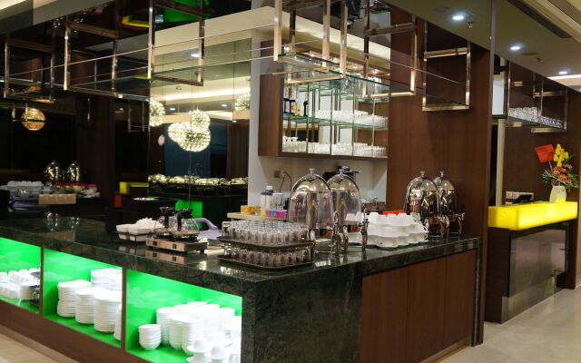 Greens Hotel & Suites