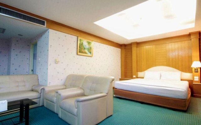 River Hotel Nakhon Pathom